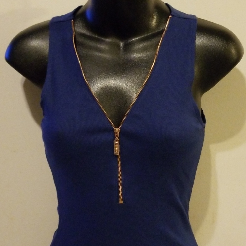Guess - Picture 2 of 3